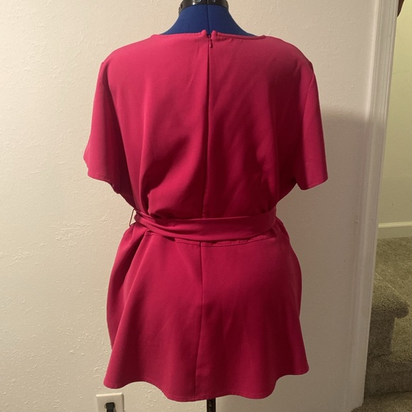 Lane Bryant size 18 tunic in bright fuchsia with short sleeves, and belted waist - Picture 3 of 6